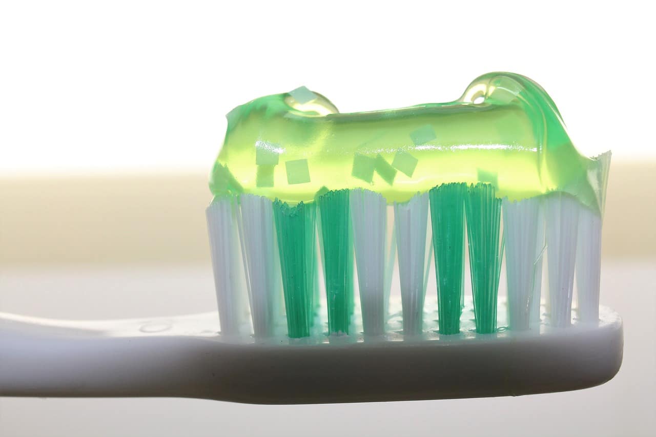 Escova de dentes verde
