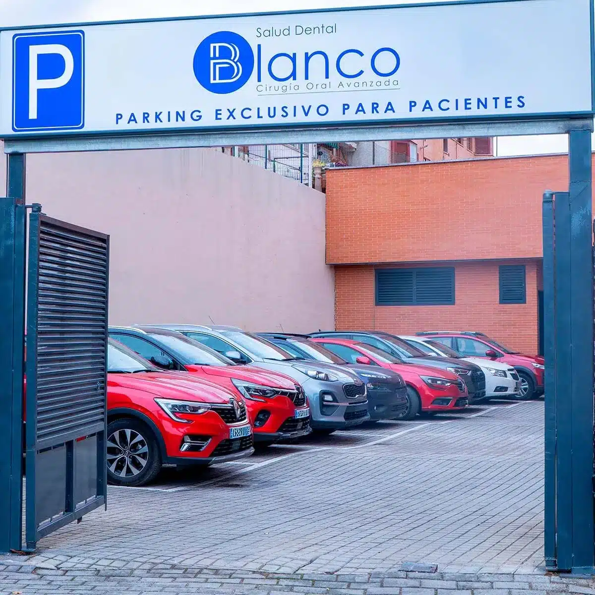 Parking para pacientes en la clínica de Carabanchel Alto